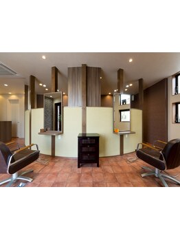 【大人女性にオススメ！！】ご夫婦2人で運営。お客様との距離感を大切に、清潔感溢れる大人の寛ぎ空間♪