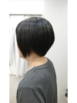 今日は美容院 前下がりショートボブ