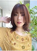 ミディアムくびれレイヤー オフィスカジュアル 表参道20代30代