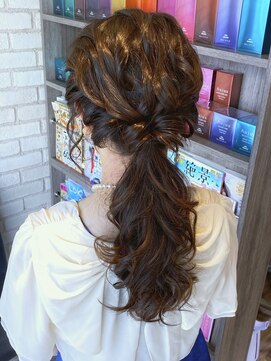 アエラスラナ 相模大野(Aeolus Lana) 大人可愛いローポニーテールstyle