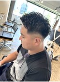 ピンパーマヘアフェードカットメンズ刈り上げニュアンスパーマ