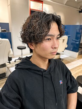 ルースト 京都河原町店(ROOST) スパイラルパーマセンターパートスパイラルメンズパーマ