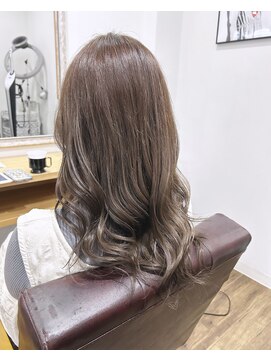 ヘアアンドメイク アクシス(AXIS) 透明感グレージュ