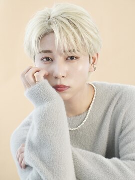 オーシャントーキョー 渋谷(OCEAN TOKYO) シースルーマッシュセンターパートツーブロック刈り上げ韓国ヘア