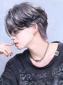 ホワイトシルバーアッシュエンドカラーセンターパート