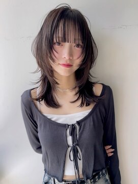 ユニ(uni) ミディアムハイレイヤー.アッシュブラウン