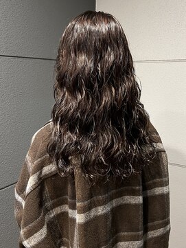 ヘアーアイストゥーレ(HAIR ICI TRE) ロングパーマ　ゆるふわパーマ　カーリーパーマ