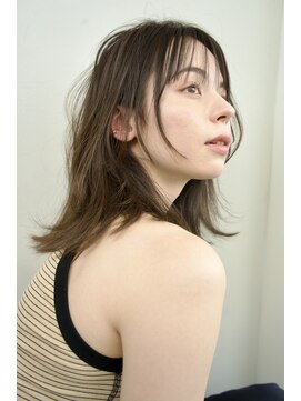 シアアオヤマ 表参道青山(SHEA aoyama) ミディアムレイヤー/外はね/大人ヘア/30代/40代