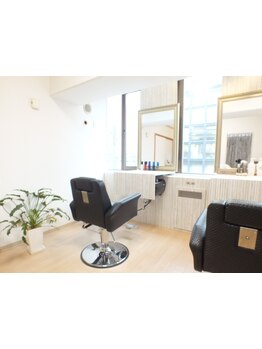 【予約はお早めに◇くせ毛専門サロン】一人のスタイリストが仕上げまで担当★お子様連れも大歓迎♪