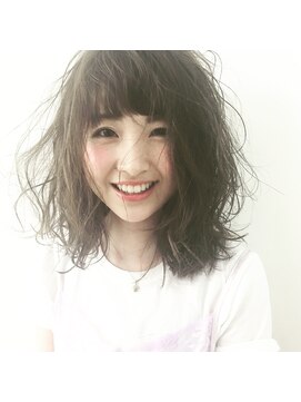 アタッカ(atacca) MIDIUM【パーマ・透け感・ふんわり】