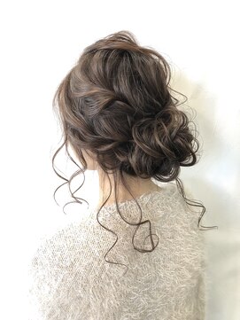 ティーアールシャンプー(TR shampoo) ルーズアップスタイル