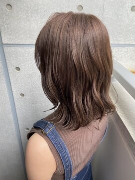 ネオリーブ クーロ(Neolive curro) ほんのりピンクのシアーブラウン☆