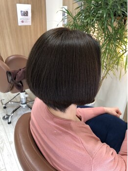 こだわりカットで、どこから見ても美しいシルエットに♪伸びてきても扱いやすいショートヘアを実現します◎