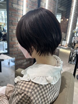 ベイショア(Bay Shore NY) ダークグレージュマニッシュショートワンホンヘア