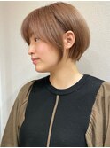 耳掛けショートボブ / ミルクベージュ
