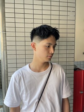 ウェルネス(Wellness) アップバング、スキンフェード