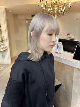 ソワンドブレスセルン 心斎橋(soin de brace cerne) ホワイトシルバー