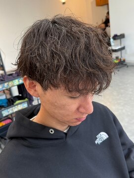 フゥ 宇都宮(FeU) 栃木メンズ波巻きスパイラルパーマシャドウパーマツイストパーマ