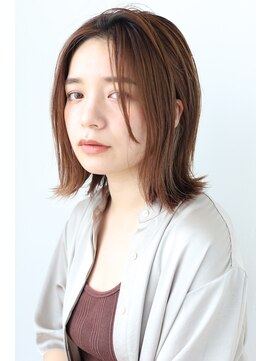 エクリフルール(equri fleur) 外はねミディアムヘア