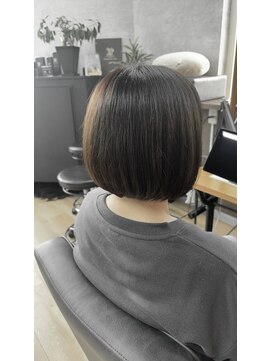 シリウスエイト(SIRIUS 8) 艶ボブ×オリーブグレー