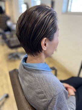 シンズ 仏生山店(SHIN'S) ショートスタイル×白髪ぼかしハイライト