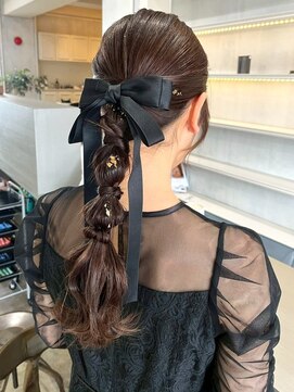 セプト 天神大名(SEPT.) ポニーテール ヘアセット 結婚式アレンジ 編み下ろし 20代