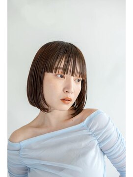 ココ 鷹匠(COCO) 艶のある、内巻きボブスタイル