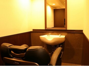 バルビエ グラン 銀座(barbier GRAND)の写真/【新富町1分】個室でゆったり！個室確約プランあり！"忙しい男性の為の"リラックスサロン。＜理容室＞