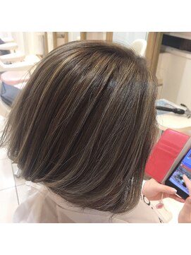 ヌーム 塚本店(NOOM) グロスデザインカラーとグレージュボブ【モードケイズ塚本店】