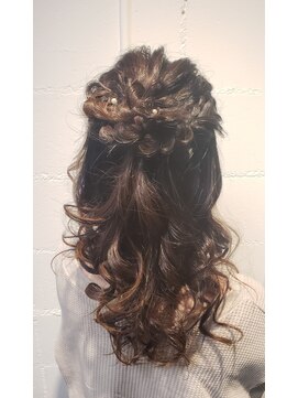 パリスパート2 編み込み お花 毛先 ゆるふわ ハーフアップ ヘアアレンジ