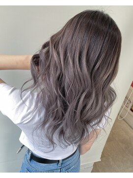 ロンド レア 天神大名店(Lond Le’a) シルバー×バレイヤージュ[天神大名/博多/福岡天神]