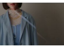 カラーを染める時、頭皮がヒリヒリしみる事があるのですが大丈夫ですか？またカラーの臭いが嫌なのですが。