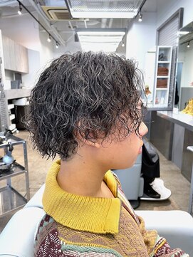 ノイセル 西本町(Noisyle) guest snap ミディアムセンターパート×ツイストスパイラル