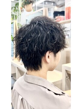 サロンドジョー(salon de joe) ツイストスパイラルパーマメンズマッシュ刈り上げなし 奥東巧真