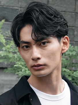 レタッチバイフィフス(RETOUCH by fifth) 原宿ニュアンスパーマ毛流れヘアセンターパート大人ビジネスヘア