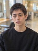 黒髪ナチュラル束感メンズショート