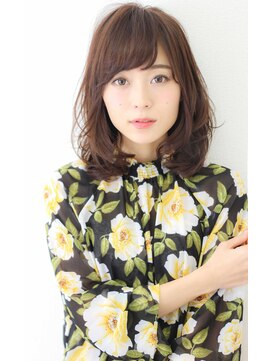 パシフィックダズールコウベウエスト(Pacific Dazzle Kobe west) ミックスカールのゆるふわミディ