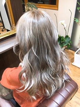 クオン テラッセ納屋橋店(kuon) 外国人風ホワイトカラー