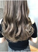 ロング×グラデーションくすみベージュ