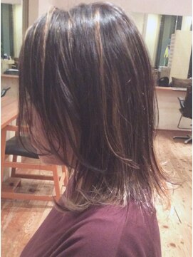 ヘアーデザイン フルーツ(Hair Design FRUITS) ナチュラルハイライト×ミディアム