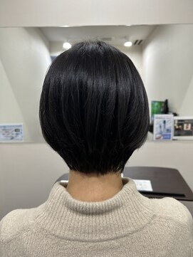 ベルポ(Bellpo) 襟足スッキリショート/白髪ぼかし