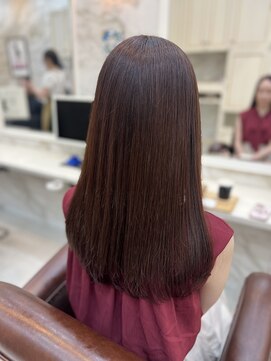 ティンク 関内(Tink) ディープピンク × ブランドカラー