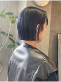 ブルーブラック　ボブ　切りっぱなしボブ　暗髪　ネイビーブルー