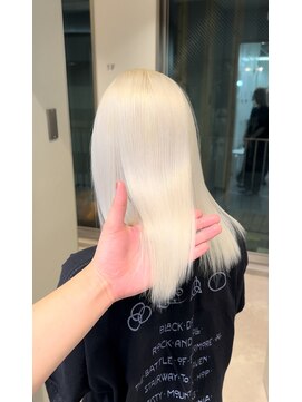 モニカ 原宿店(MONIQA) ホワイト