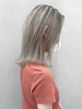 ギークス(GEEKS) 【GEEKS渋谷】冬カラー/バレイヤージュ/シルバー/ハッシュカット