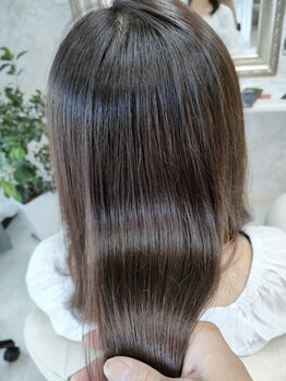 スプランドゥール(splen deur)の写真/髪質改善に特化した厳選トリートメントが自慢のサロン！乾燥を徹底ケアし、見違えるほどのうるツヤ髪へ◎