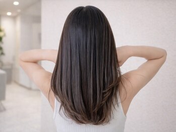 Oltre【オルトレ】【４月１日 NEW OPEN（予定）】の写真/【髪質改善】触れたくなる"シルクの指通り"。クセを伸ばすだけでなく、柔らかく潤う理想の美髪ストレート