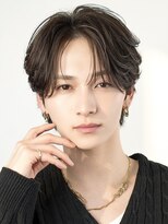 オーシャントーキョーオーバー 渋谷(OCEAN TOKYO OVER)&nbsp;センターパートフェザーパーマニュアンスパーマシャドウパーマ