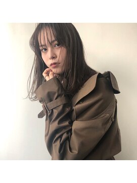 イルフレール(ill frere) ストレート　透け感　抜け感　ぱっつん　ブラウンカラー　中津