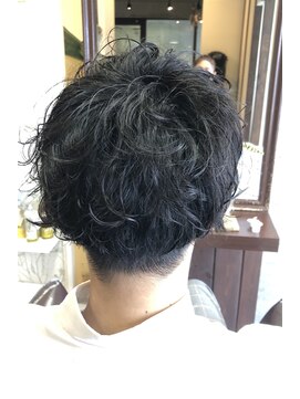 キー(key) マッシュパーマ